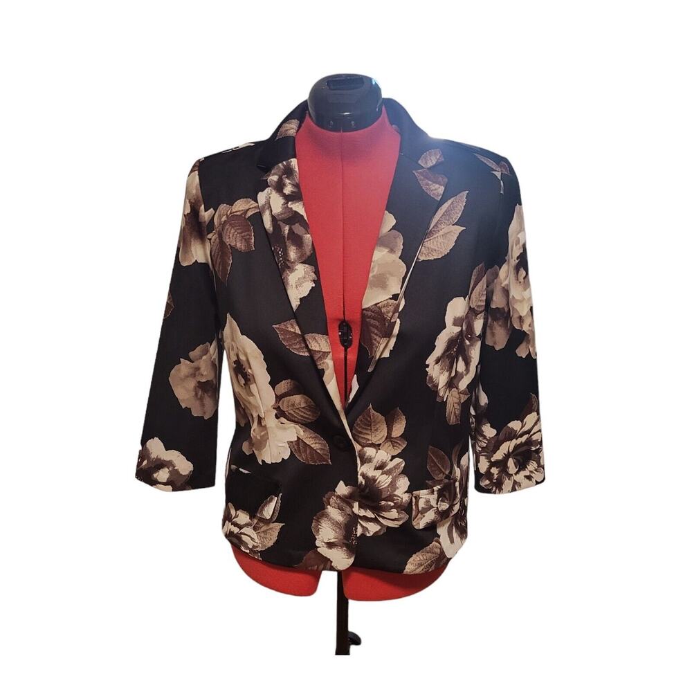 New York Clothing Co floral black and white single button blazer, size large